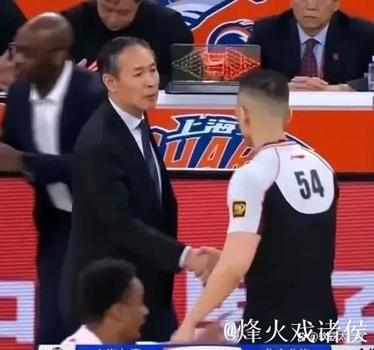 上海男篮赢球了，但老问题依然存在