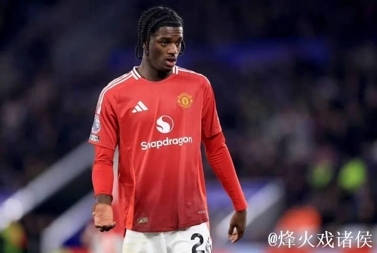 曼联19岁小将连续3轮首发踢满全场 主场惨丢4球仍获信任 曼联19岁小将连续3轮首发踢满全场 主场惨丢4球仍获信任